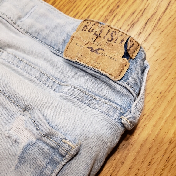 Hollister 24x29 skinny low rise light wash distressed jeans - Picture 8 of 9